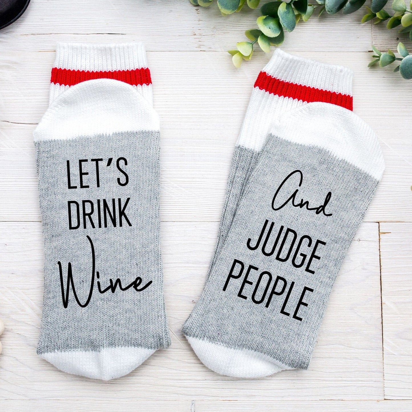 Buvons du vin et jugeons les gens Chaussettes