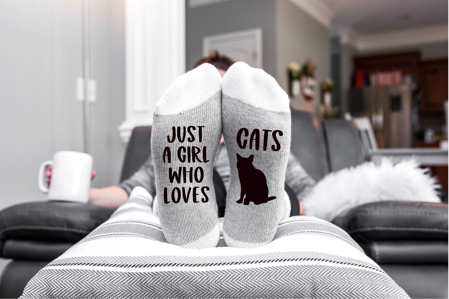 Just A Girl Who Loves Cats Socks
